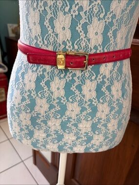 Beacon Hill  belt  fuchsia smooth Leather  gold tone buckle .75”w  size S